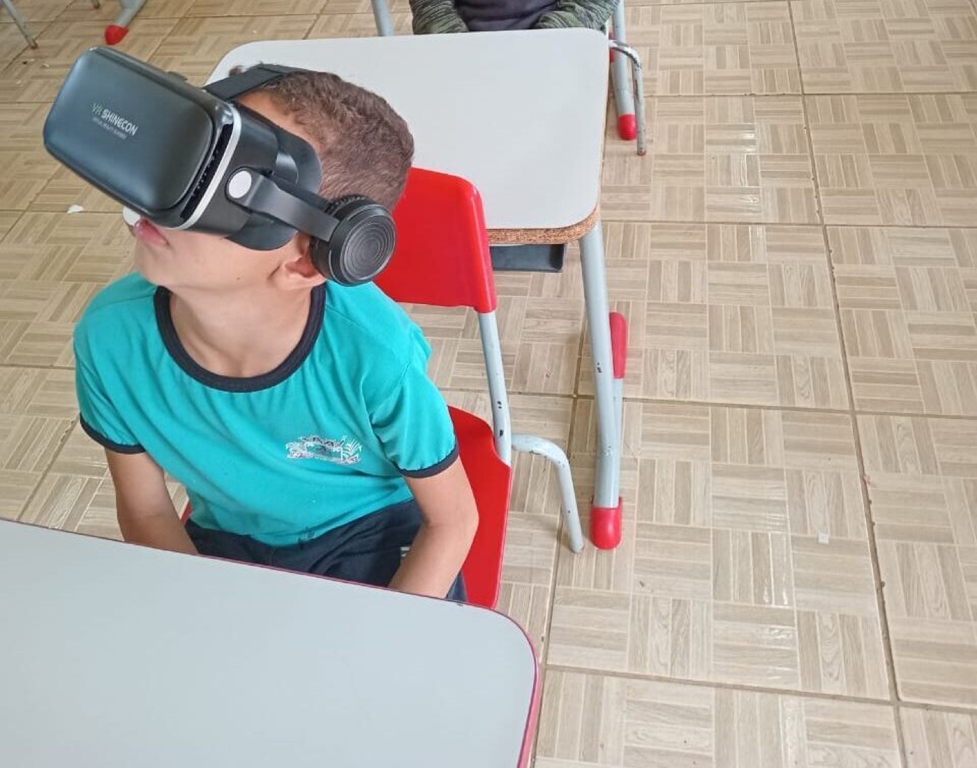 Capa: Óculos VR na Educação: Como a Realidade Virtual Está Transformando a Aprendizagem